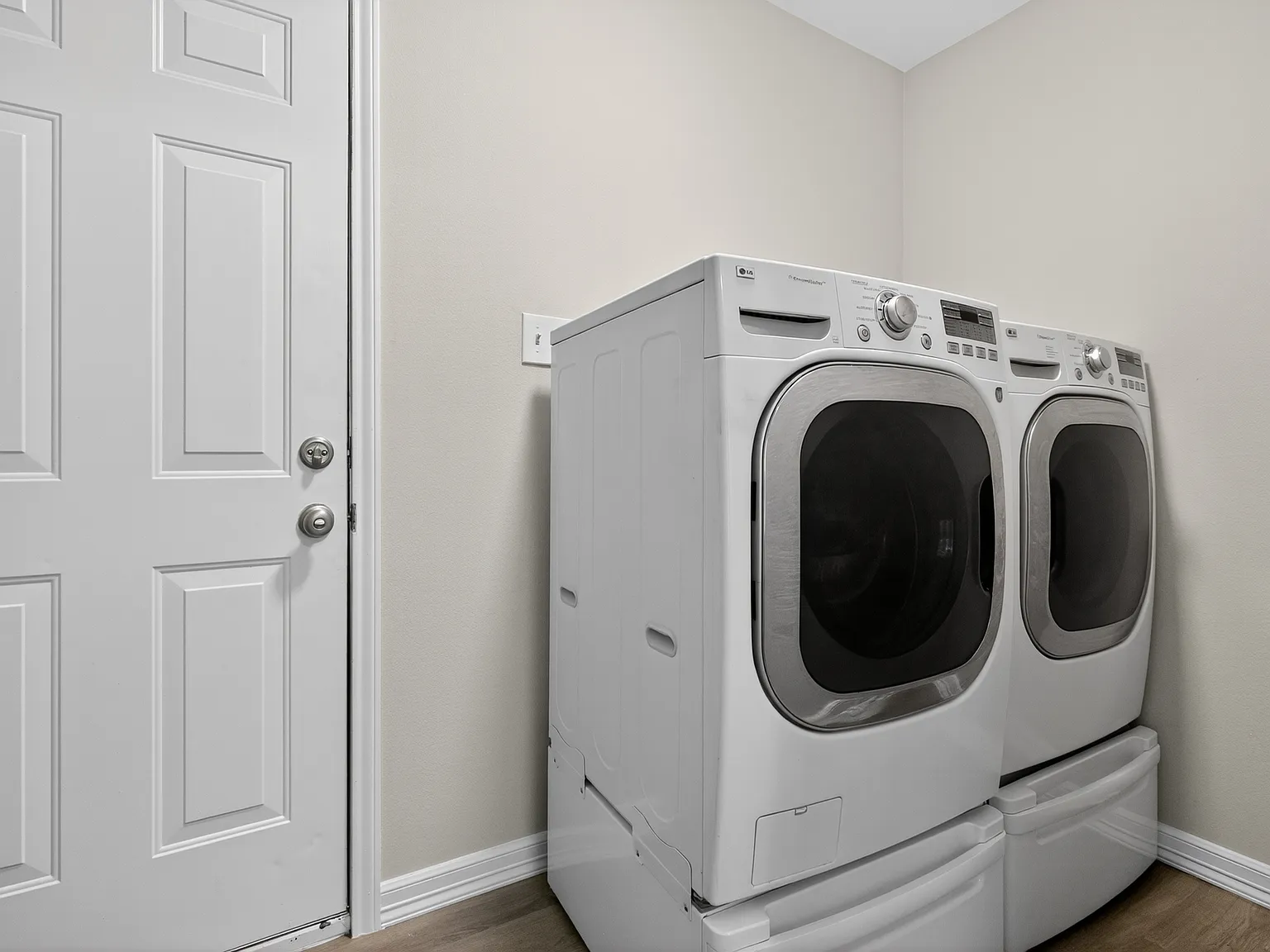 4 bed, 1510 sqft, $1,950 — Photo 4
