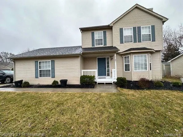 747 Augusta Blvd, Oxford, MI 48371
