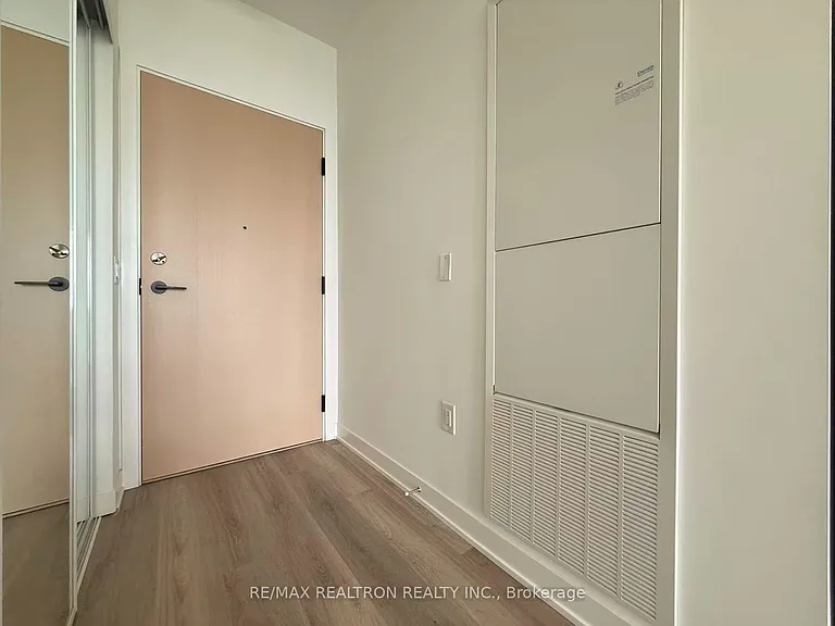 10 Oak St #2502 — Photo 6