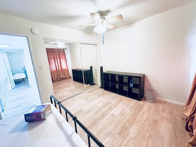 941 N Euclid Ave #222 — Photo 10