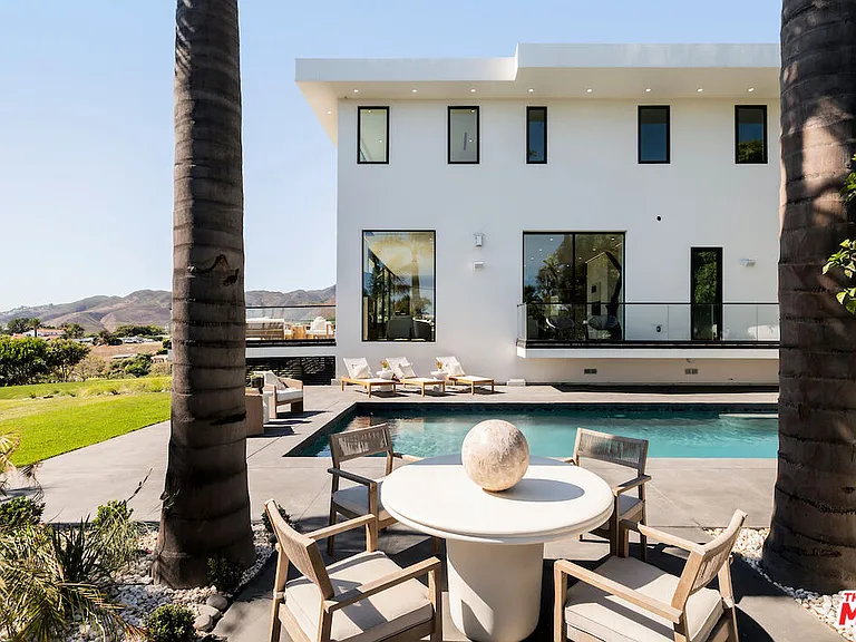 5931 Kanan Dume Rd — Photo 47