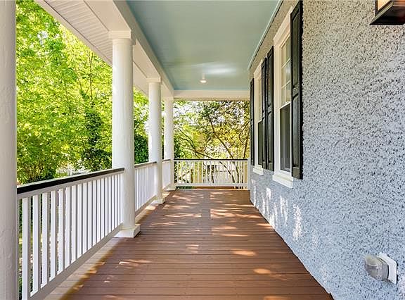 3rd image of 3226 Hanes Ave