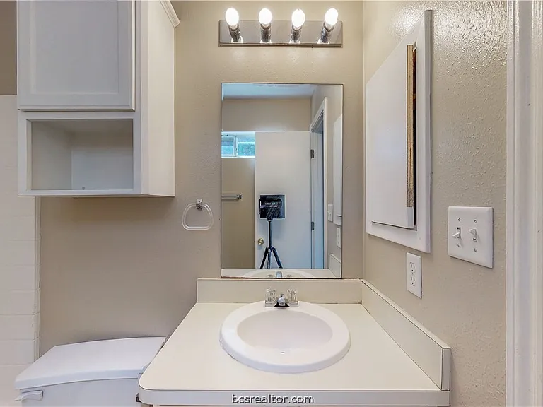 1509 Hollowhill Dr #A — Photo 23