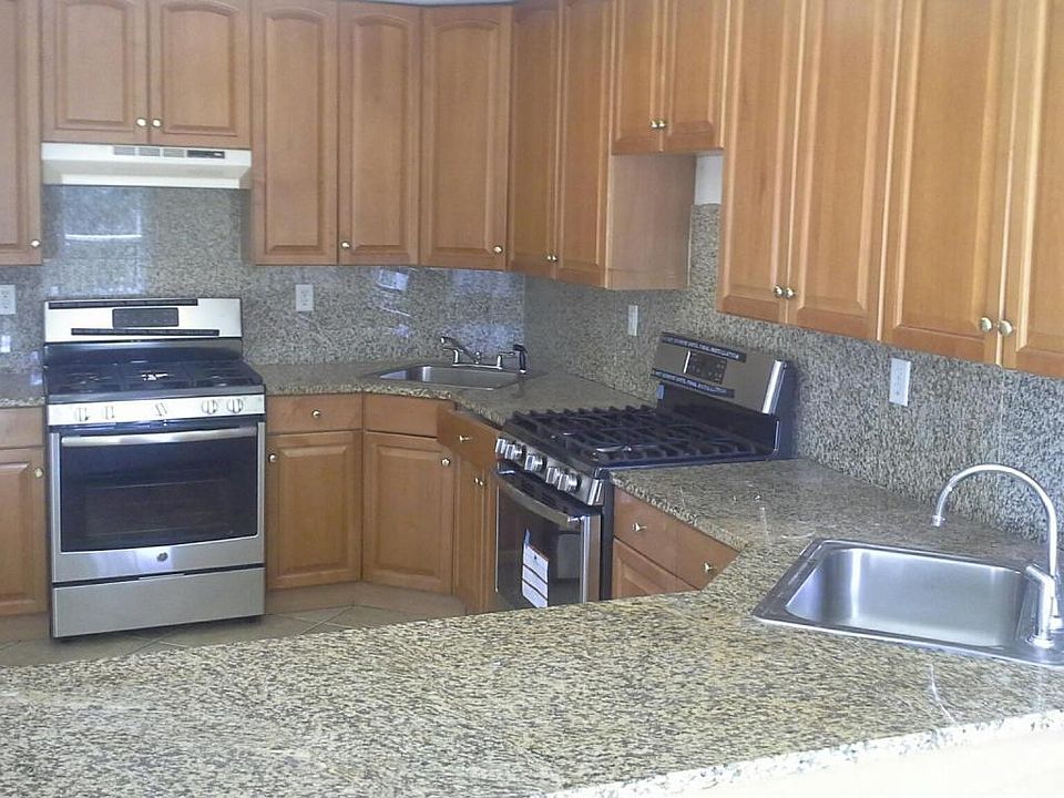 2nd image of 134 Chateau Dr