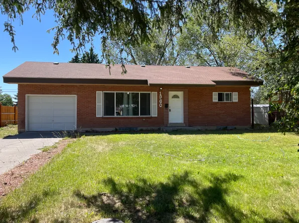 1960 S Dove Dr, Ammon, ID 83406