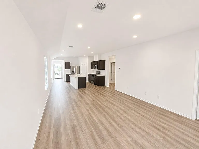 1930 Legacy Hills Dr — Photo 5