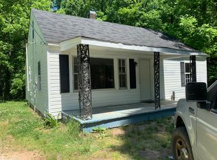558 McBorn St, Henderson, NC 27536