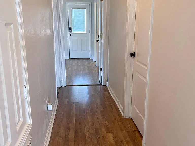 904 N Davis Hwy — Photo 12