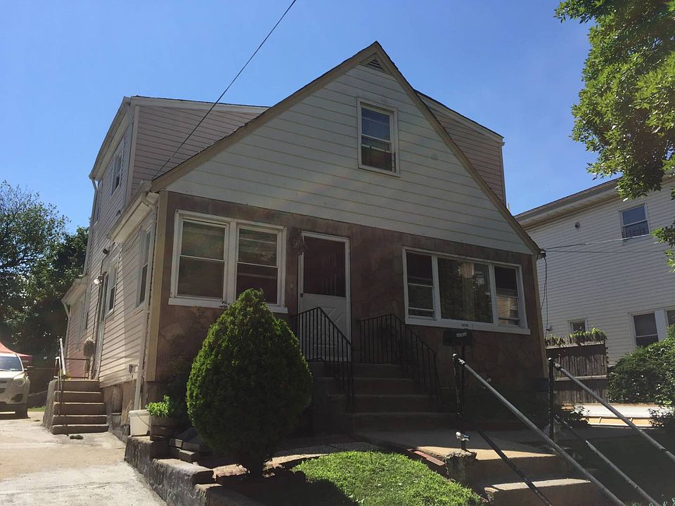 1st image of 11416 142nd St