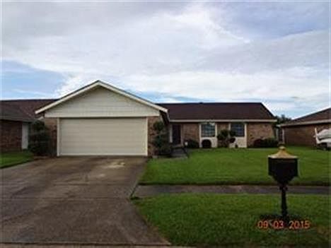 1st image of 10 Cherry Blossom Ln
