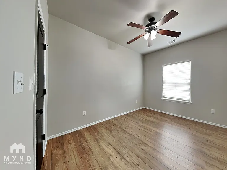 1101 Midway Rd — Photo 13