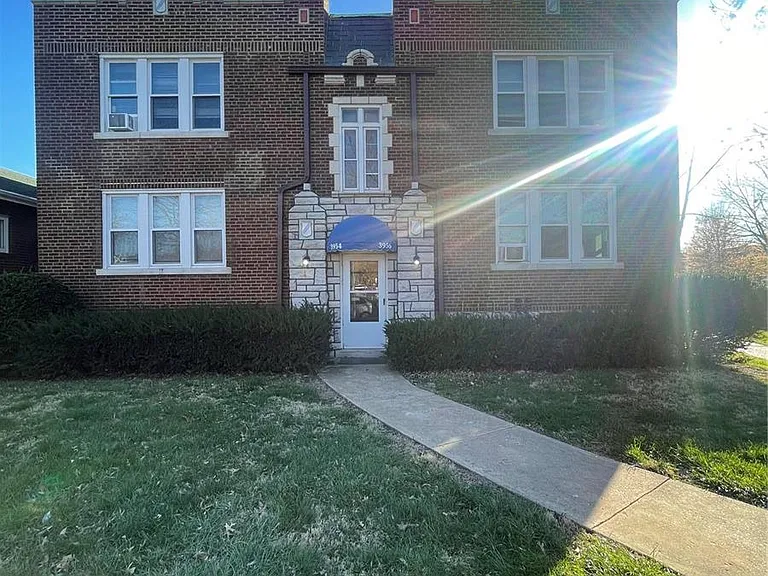 3954 Dover Pl #2W — Photo 1