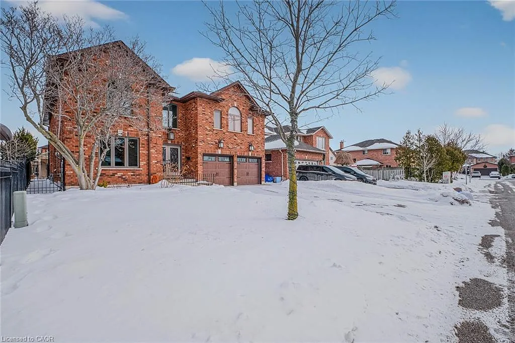 41 Candor Cres photo 1