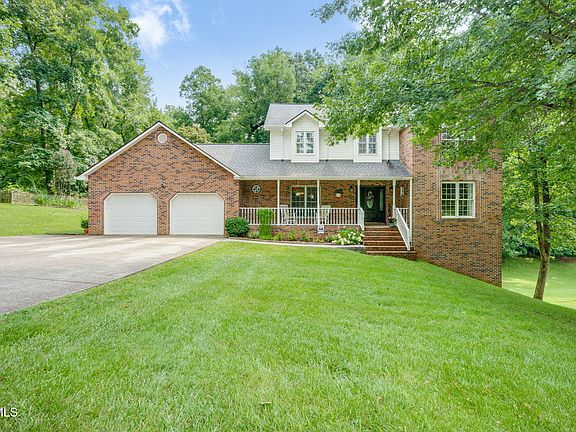 2nd image of 640 Woodland Dr