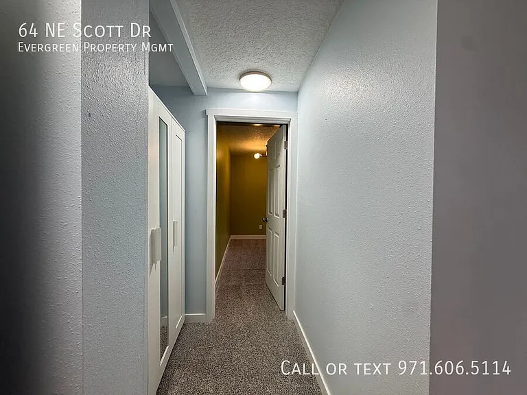 64 NE Scott Dr — Photo 43