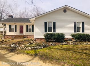 1222B Country Club Rd, Mount Olive, NC 28365