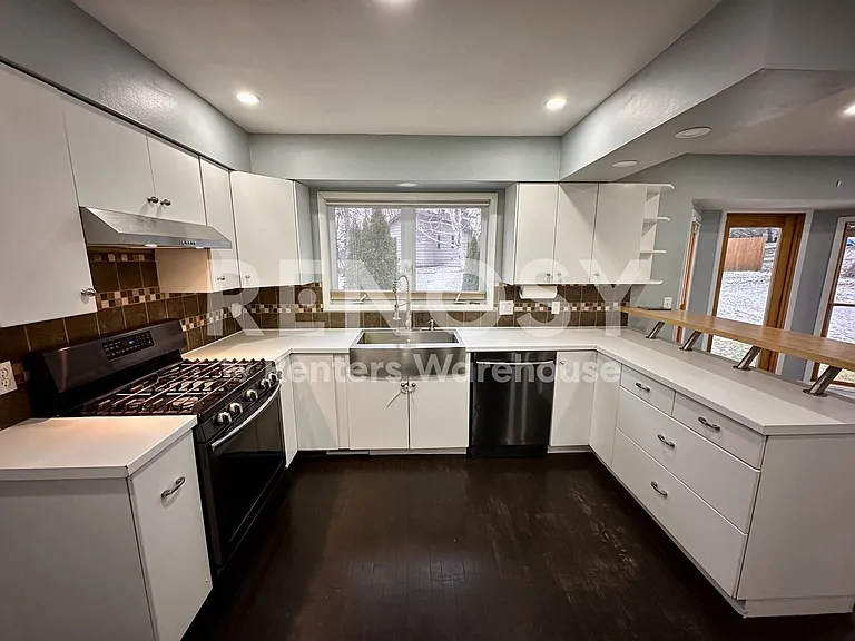 13808 Frontier Ln — Photo 7