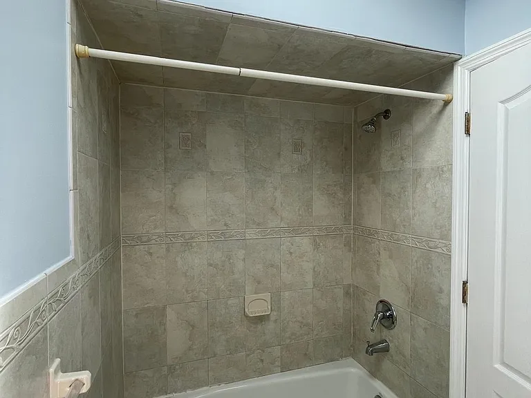 3 Montrose Ave #2 — Photo 11