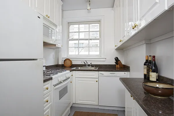 Sold by Stribling | media 3