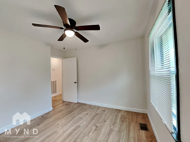 352 Melpar Dr — Photo 11