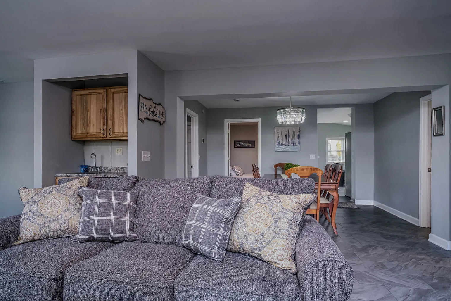 3 bed, 2.0 bath, 1991 sqft, $5,250 — Photo 4