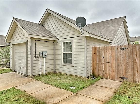 2nd image of 10608 Wild Oak Dr