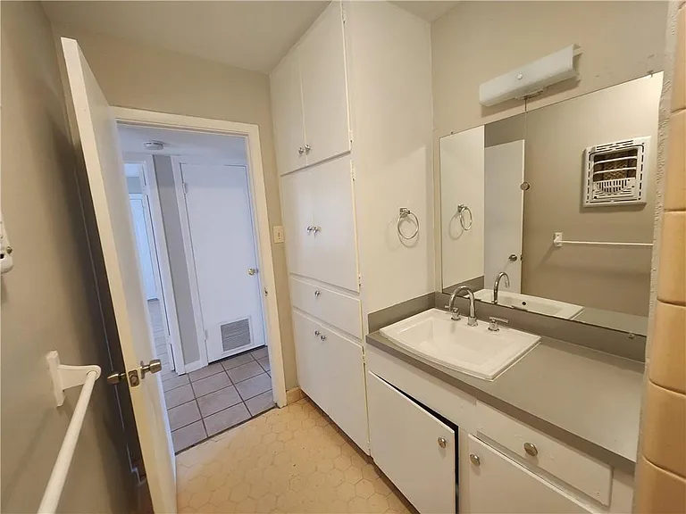 607 Nelray Blvd #B — Photo 8