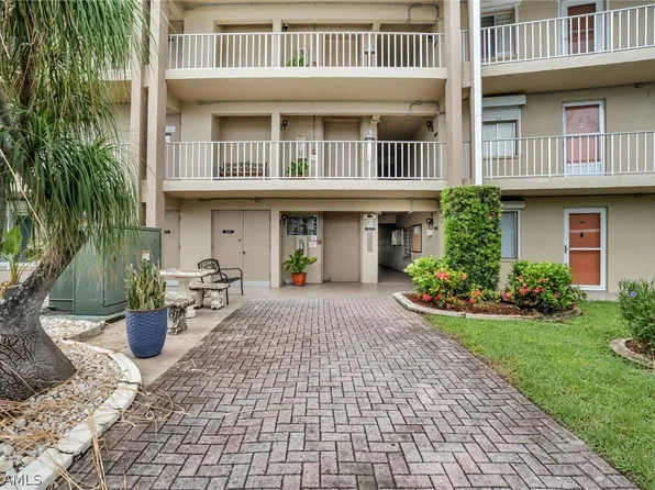 2244 Winkler Ave APT 205, Fort Myers, FL 33901