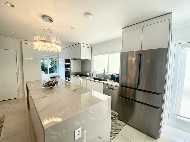 2101 Pullman Ln — Photo 15