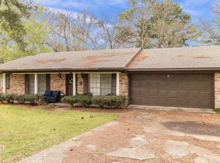 1000 Dogwood St, Clinton, MS 39056