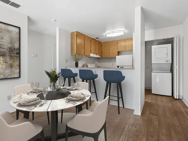 California Place Apartments — Photo 31