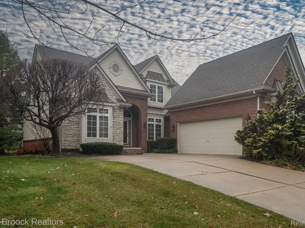 22163 Abington Dr, Farmington Hills, MI 48335