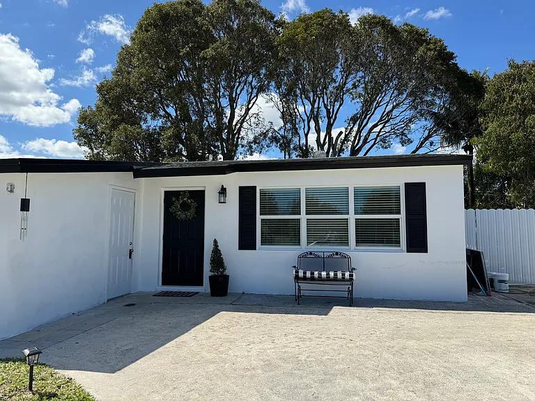 9147 Reed Dr — Photo 2