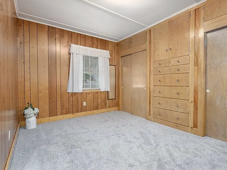54 Maple St — Photo 8