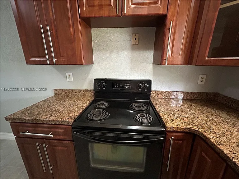 1925 Madison St #5 — Photo 7