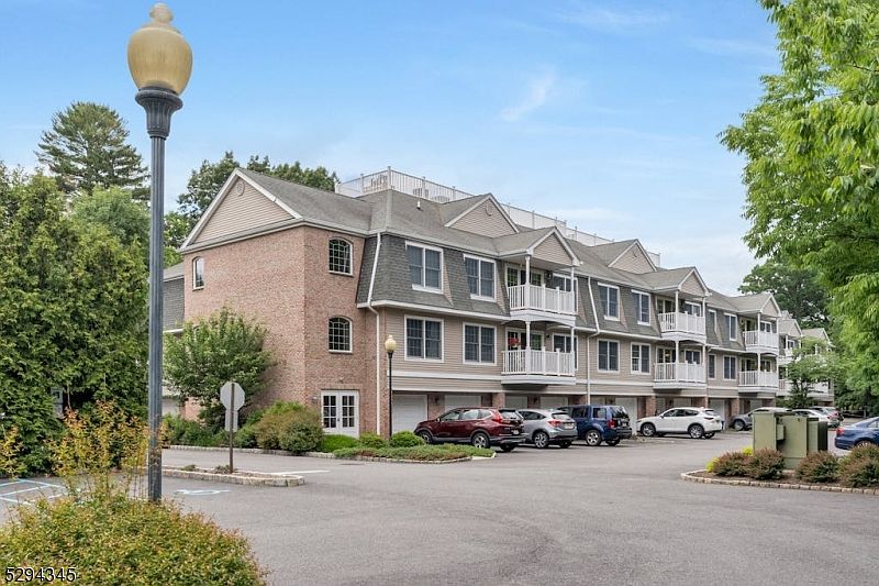 1st image of 203 Central Park Pl #203