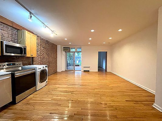 5th image of 521 W 149th St #1R