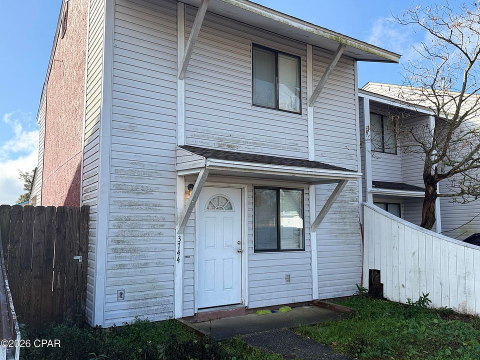 1st image of 3744 E 9th St