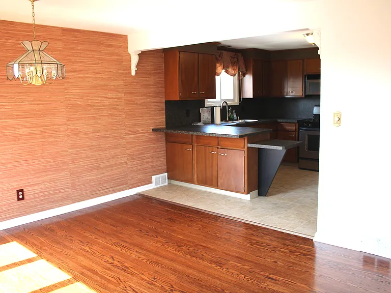 Living Room/Dining Room