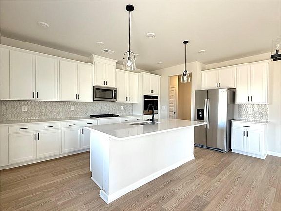 7th image of this home