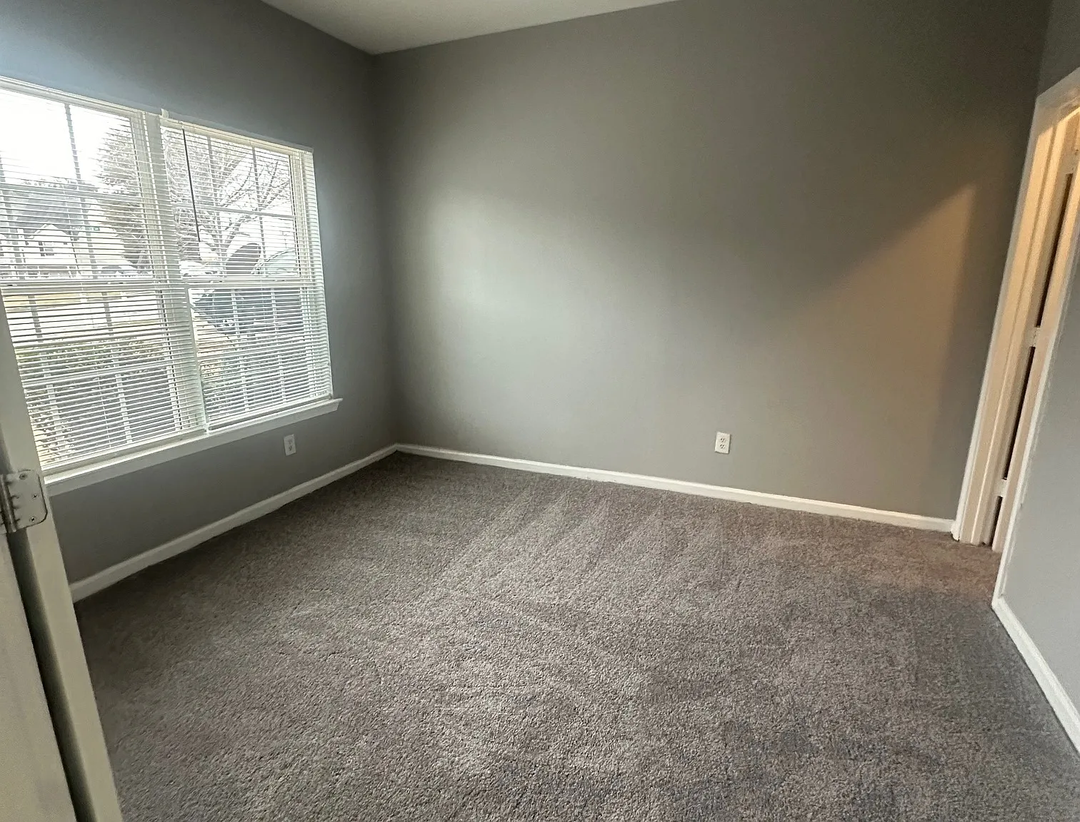 4 bed, 2.5 bath, 1528 sqft, $1,900 — Photo 2