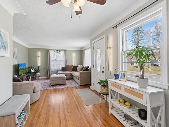 5th image of 5014 Mayview Rd