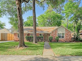 10050 Cedardale Dr, Houston, TX 77055