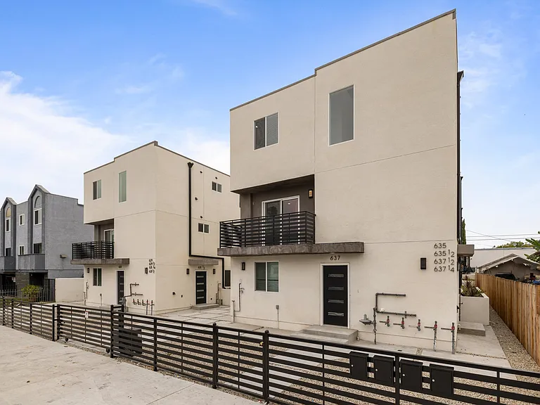 637 N Kingsley Dr #1/2 — Photo 15