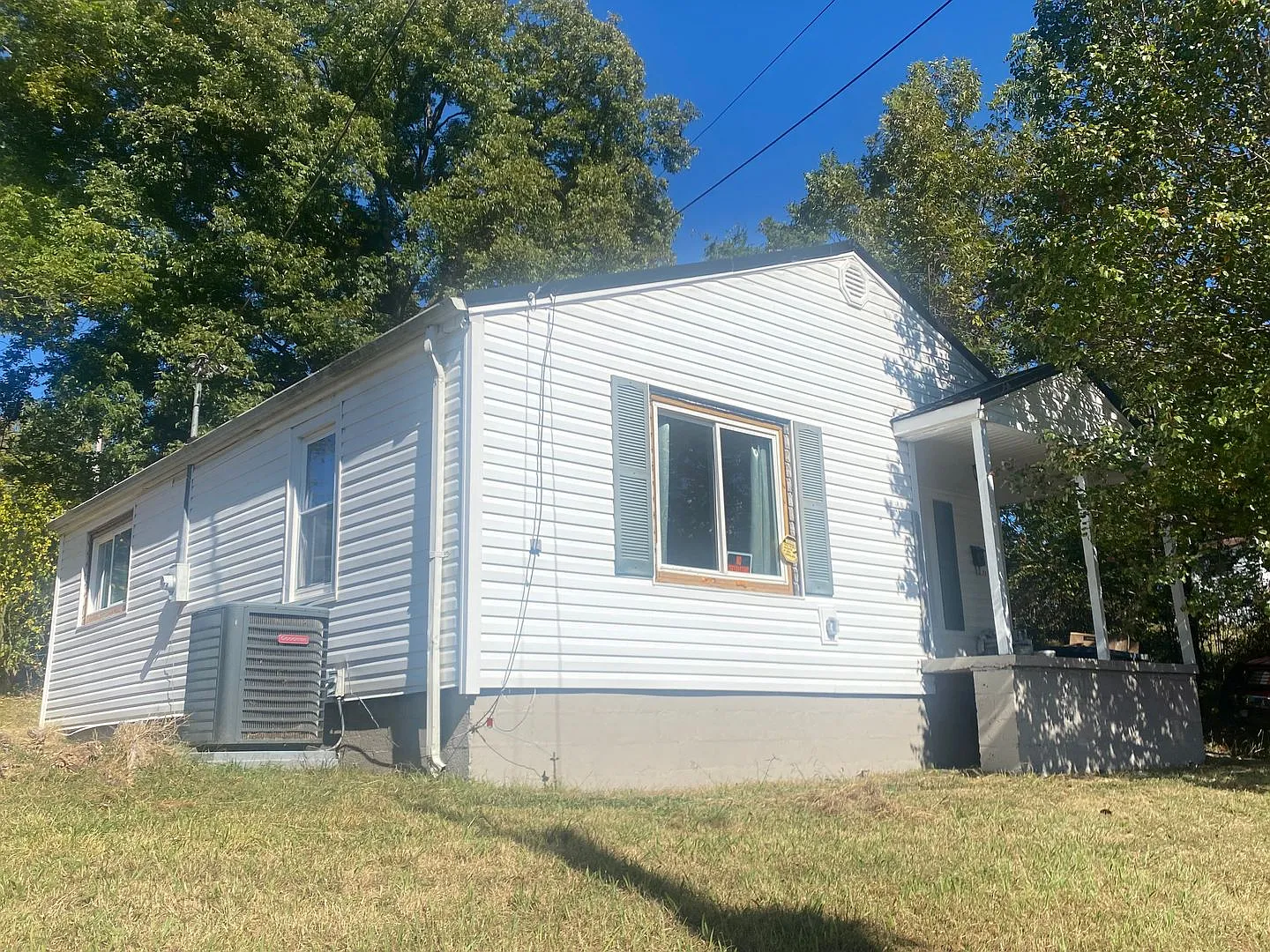 2 Bedroom 1 Bath Home in Greeneville, TN — Photo 1