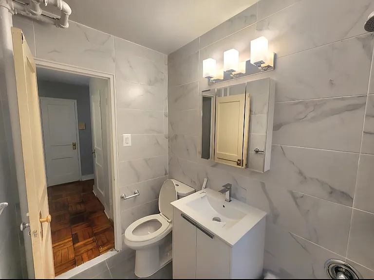 197-05 65th Cres #C — Photo 9