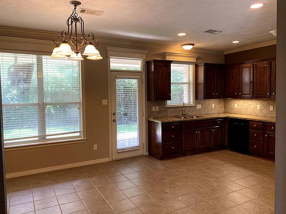5th image of 8422 Alison Ave
