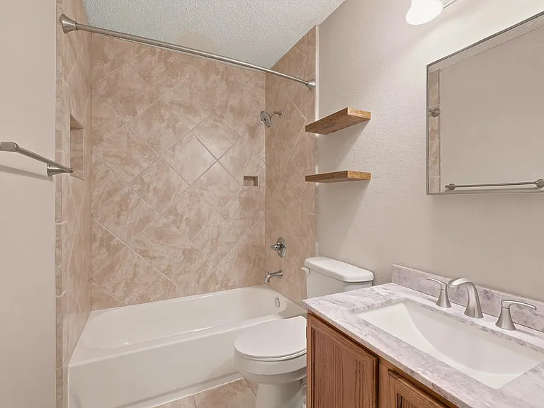 2410 Cedar Trce — Photo 13
