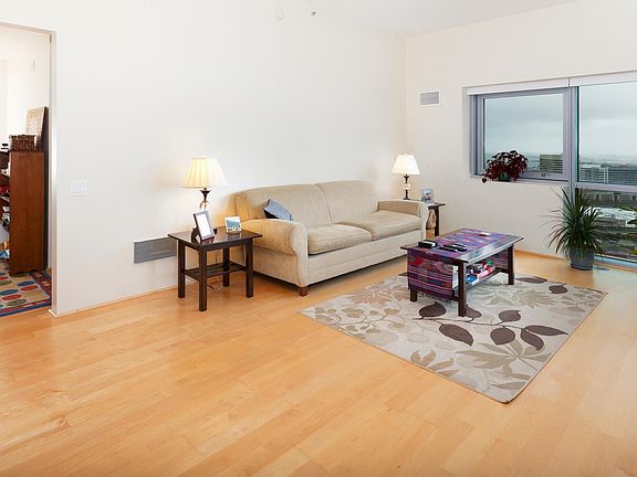 3rd image of 1 Mandalay Pl Unit 1501