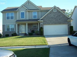 810 Fisk Dr, Flint, MI 48503